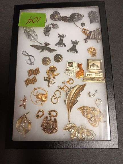 Assortment of Costume Jewelry Pins/Brooches