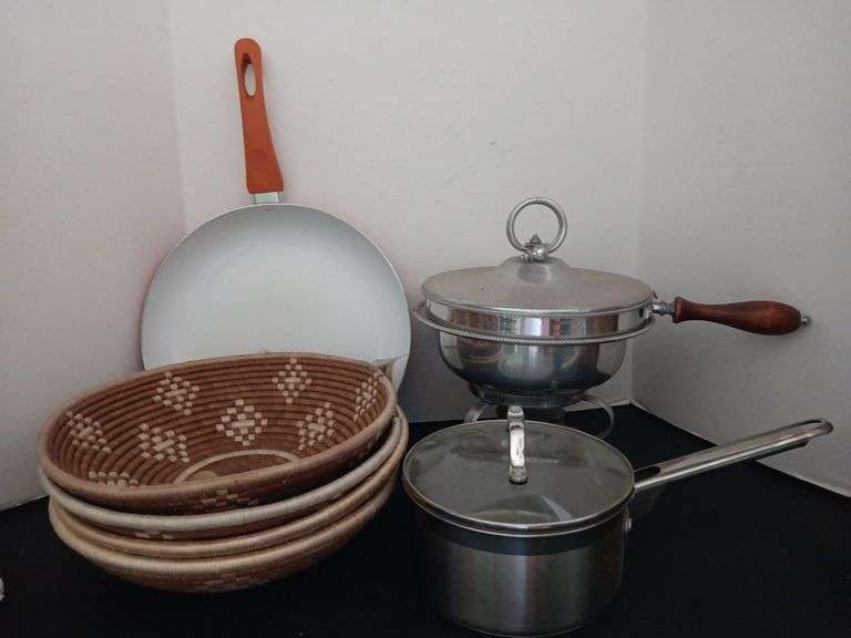 (4) Woven Baskets, Fondue Pot & Cookware