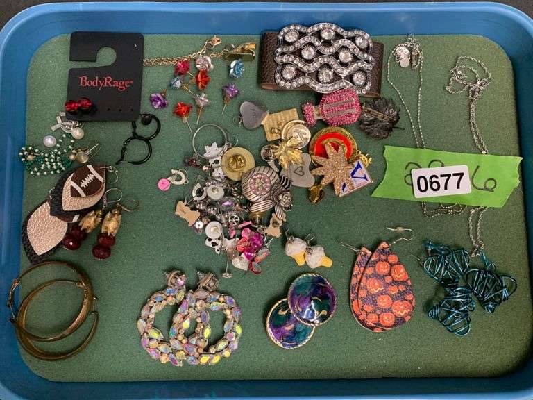 Assortment of Costume Earrings, Pins/Brooches