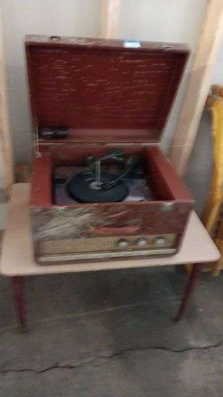 Vintage Webcor Musicale Stereo and Small Table