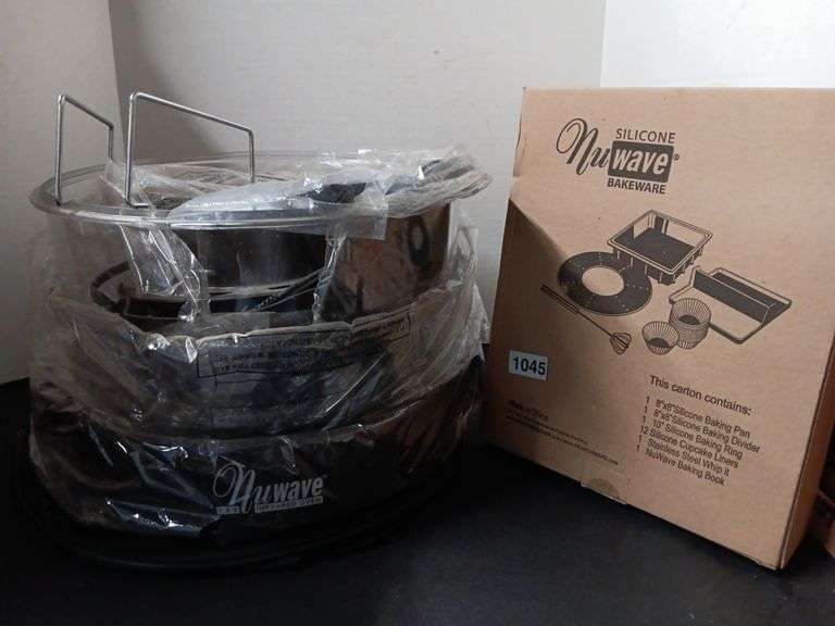 NuWave Infrared Oven & Silicone Bakeware Accessories
