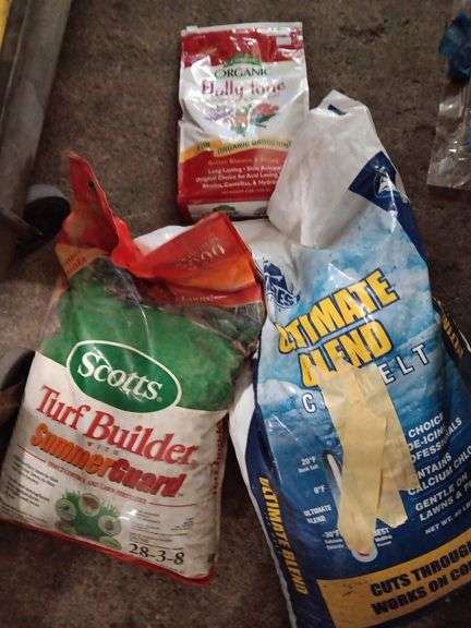 Bag of Ice Melt, Scotts Turf Builder & Plant Food