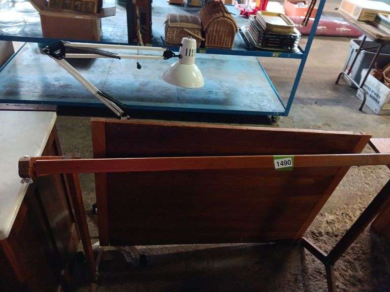 Drafting Table w/ Articulated Arm Floor Light