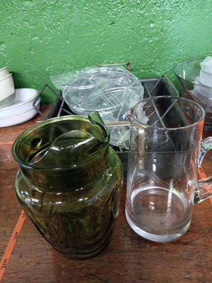 Roasting Pan w/ Rack, (2) Glass Pitchers