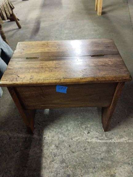 Handcrafted Oak Stool w/storage box