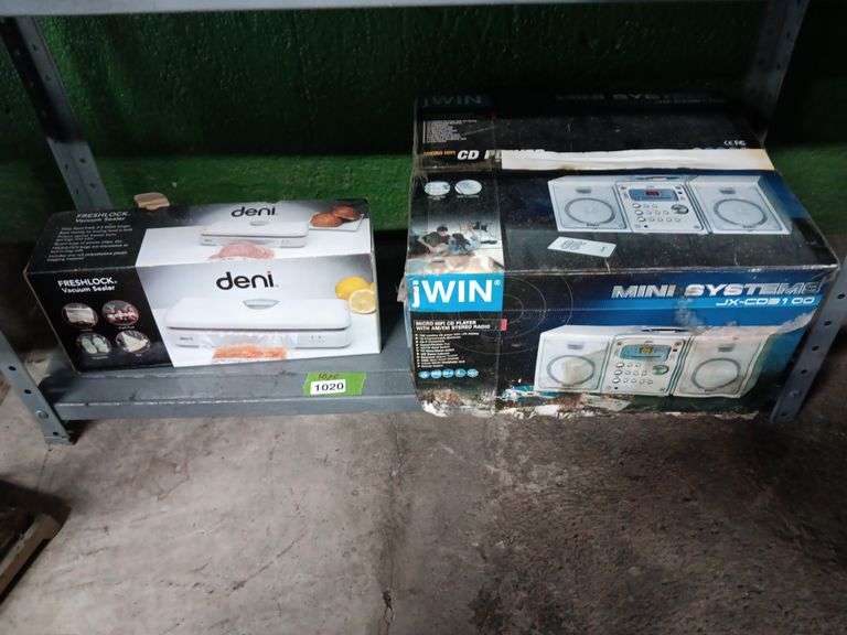 Deni Vacuum Sealer & JWIN CD Player / Stereo