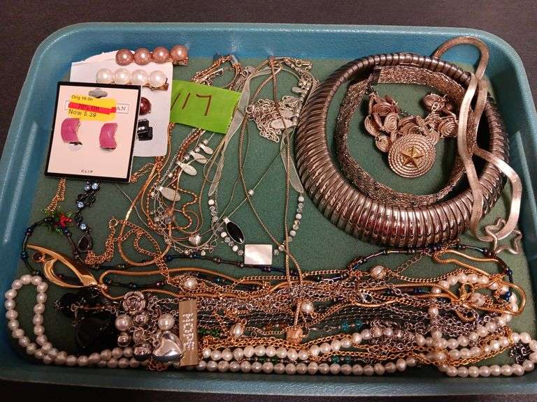 Assorted Costume Jewelry Necklaces