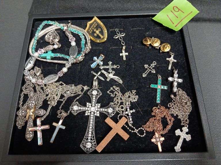 Religious Pieces: Charms, Bracelets, Necklaces, Pins