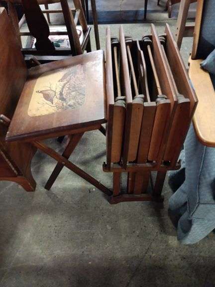 (4) Folding TV Trays w/ Stand & Folding Table w/ Quail Design (As-Is)