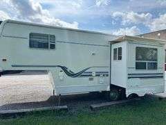 24' Sunnybrook Fifth Wheel Camper