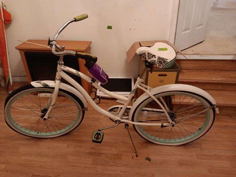 Woman's Huffy Cranbrook 25" Beach Cruiser Bike