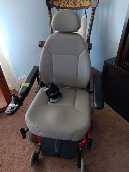 Pride Jazzy mobility scooter (needs batteries)