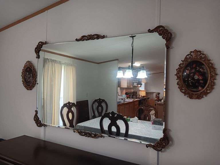 Wall Mirror w/ Wall Décor