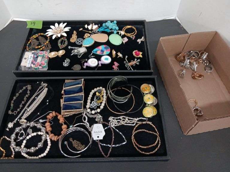 Assortment of Costume Jewelry (Brooches, Pins, Rings & Bracelets, etc.)