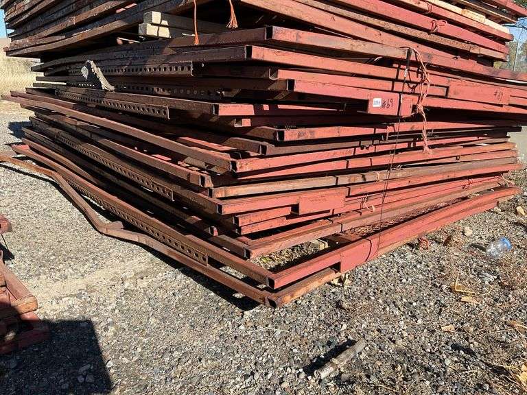 20 + or - Panels/ Gates Red, 7’ High X 10’ Long