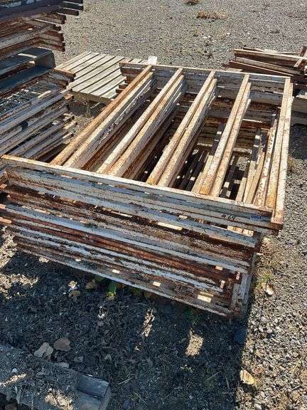 19 Livestock Panels, 48” Long x 42” High