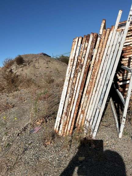 16 Livestock Panels, 8’ Long x 42” High