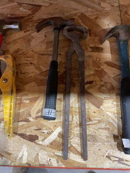 Hammer, clippers