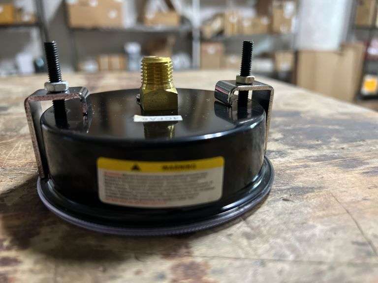 (4) Value Collection 0-600 psi Steel Panel Mount Pressure Gauge - 4CFA9 - MSRP 4 @ $20.31 each