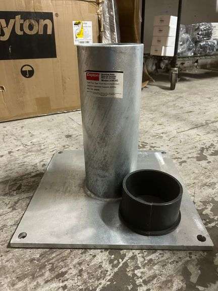 Dayton 2000 lb Capacity Welded Steel Socket Mounting Base - 33N392 - MSRP $655.89