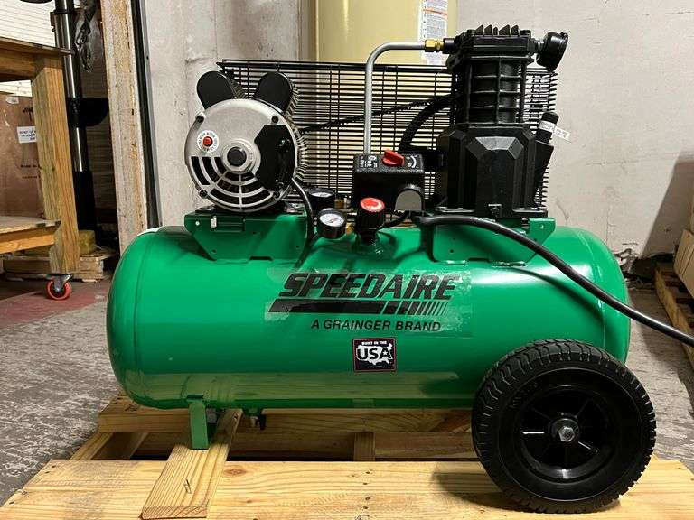 Speedaire 15 Gallon 2 HP 5.5 CFM 90 PSI 15 A Portable Electric Air Compressor