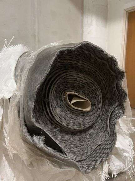 Condor 6' x 6' Black Vinyl Backed Wiper Runner Mat