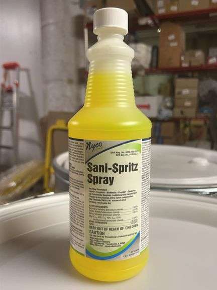 (45) Nyco 32 fl oz Lemon Scent Yellow Sani-Spritz Spray PK12