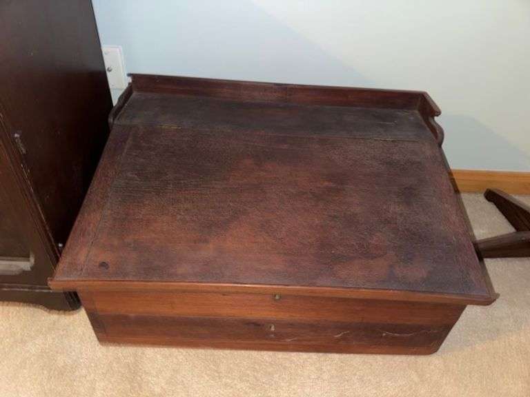 Podium top • 29x21x16 • Upstairs