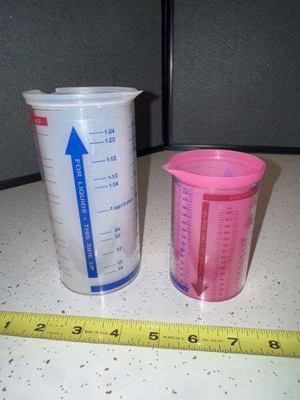 The Pampered chef measuring cups • Kitchen