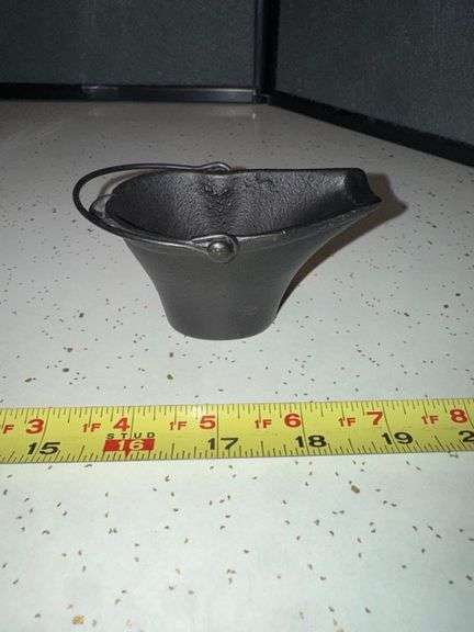 Small Cast iron hod • Kitchen