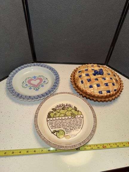 Pie plates • Kitchen