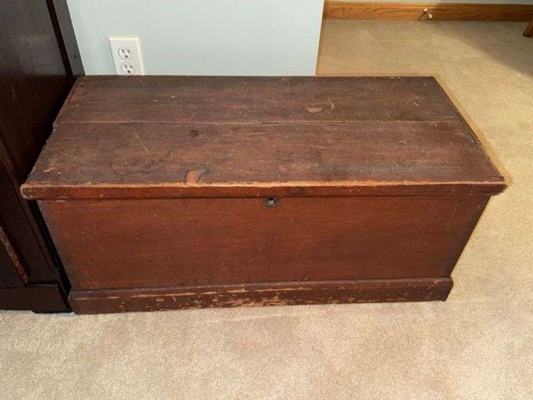 Wooden tool chest no key • Upstairs • ( Click for More Photos )