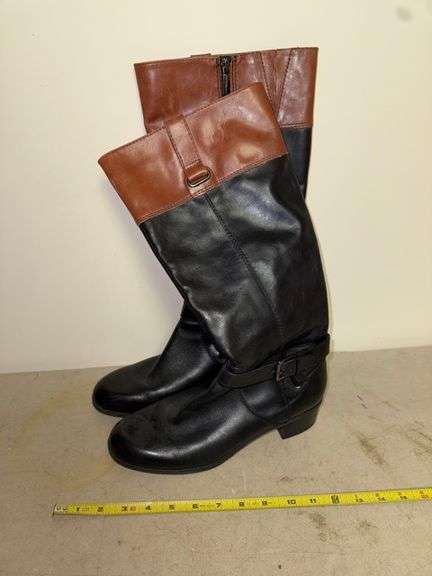 Boots • Size:9.5 • Ground level basement