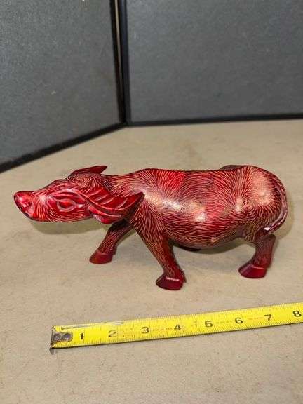 Wooden bull decor • Garage