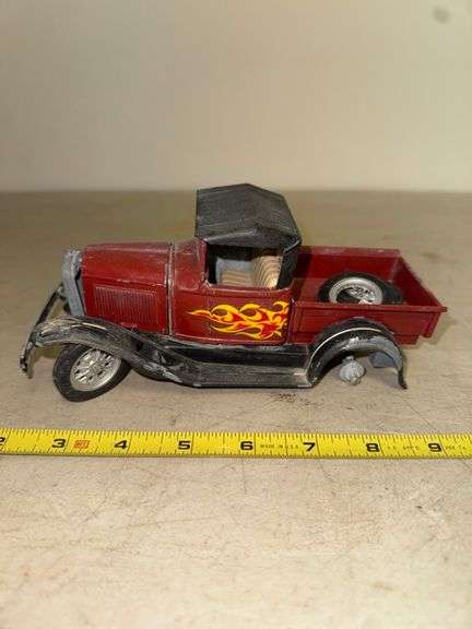 Hubley toys truck • Ground level basement