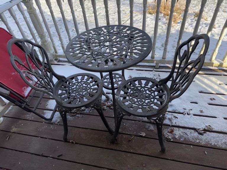 Online Downsizing Auction ending 12/21/2025