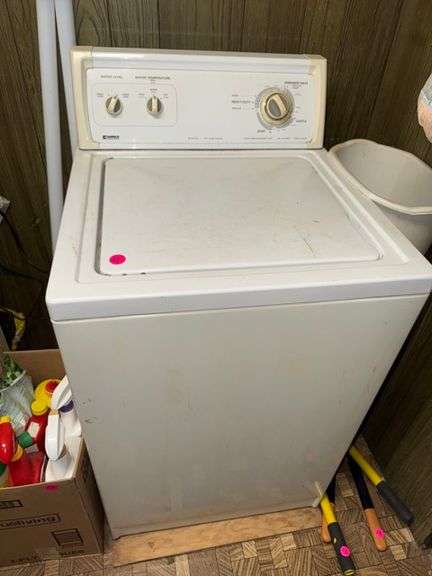 Kenmore washer • Works • Laundry room