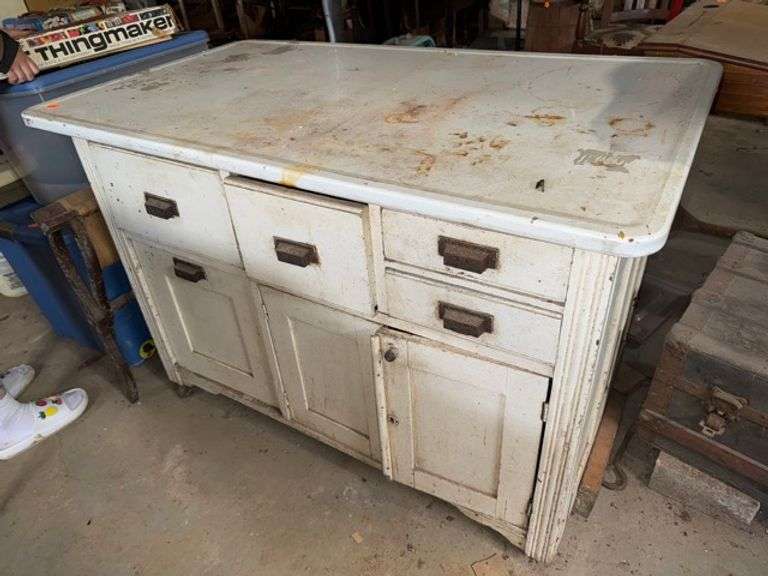 Freestanding cabinet • 48x28x32 • Basement