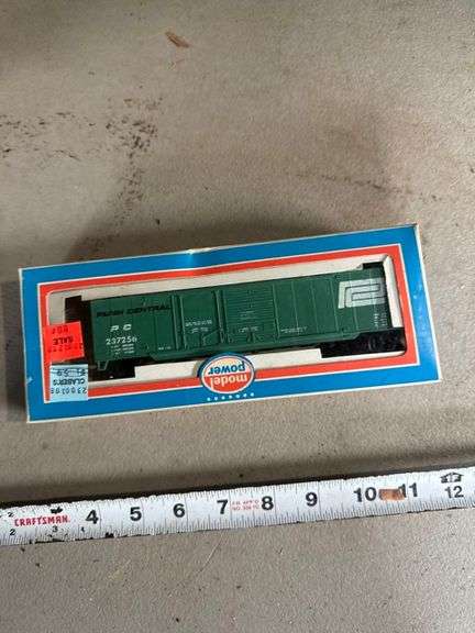 Model power train car ho • Basement