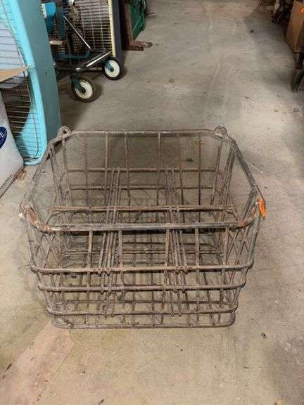 6 compartment milk crate • Basement