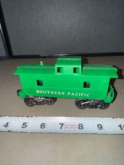 Southern pacific car • Living room