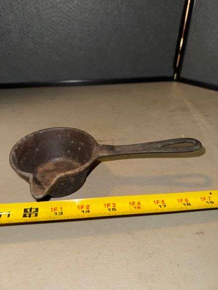 Cast pourer • Kitchen