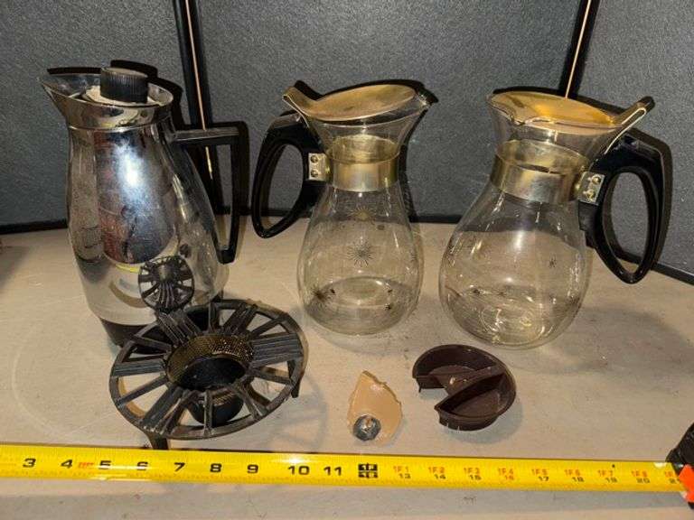 Pyrex and other carafes • Kitchen