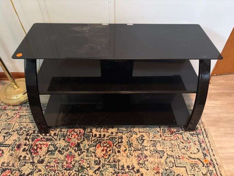Entertainment stand • 
42x17x21 • Bedroom 3