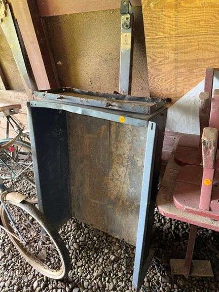 Lawn cart • 31x42 • Garage