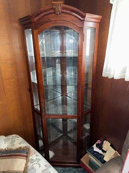 Curio cabinet • 28x28x77 • Living room