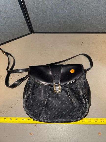 Purse marked gucci • Kitchen  •  ( Click for More Photos )