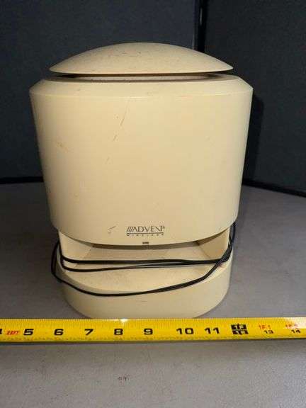 Advent wireless outdoor speaker • Garage