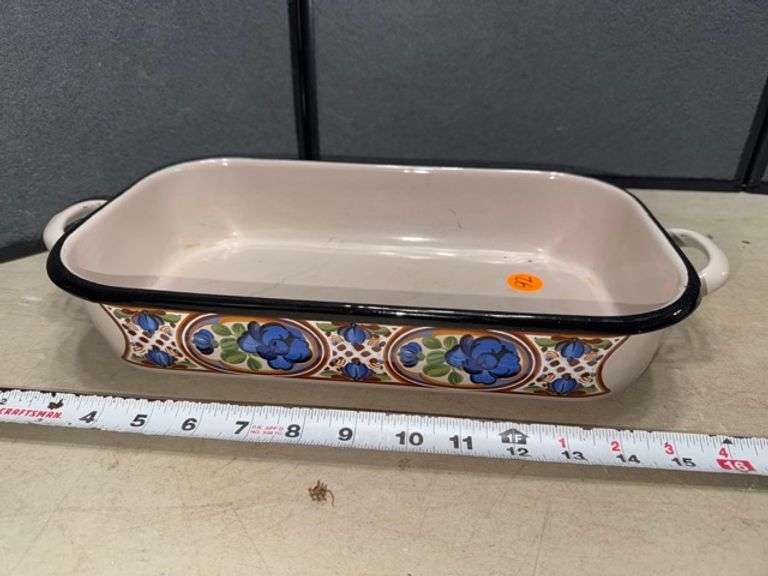 Baumann inns brick casserole dish • Kitchen