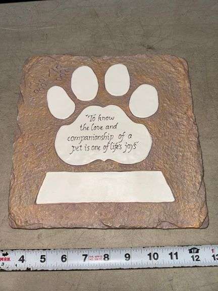 Pet stepping stone • Kitchen